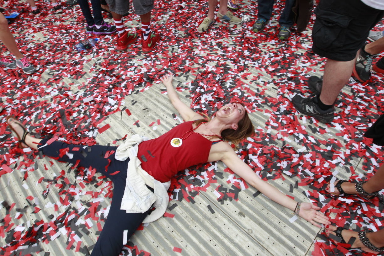 Confetti angel